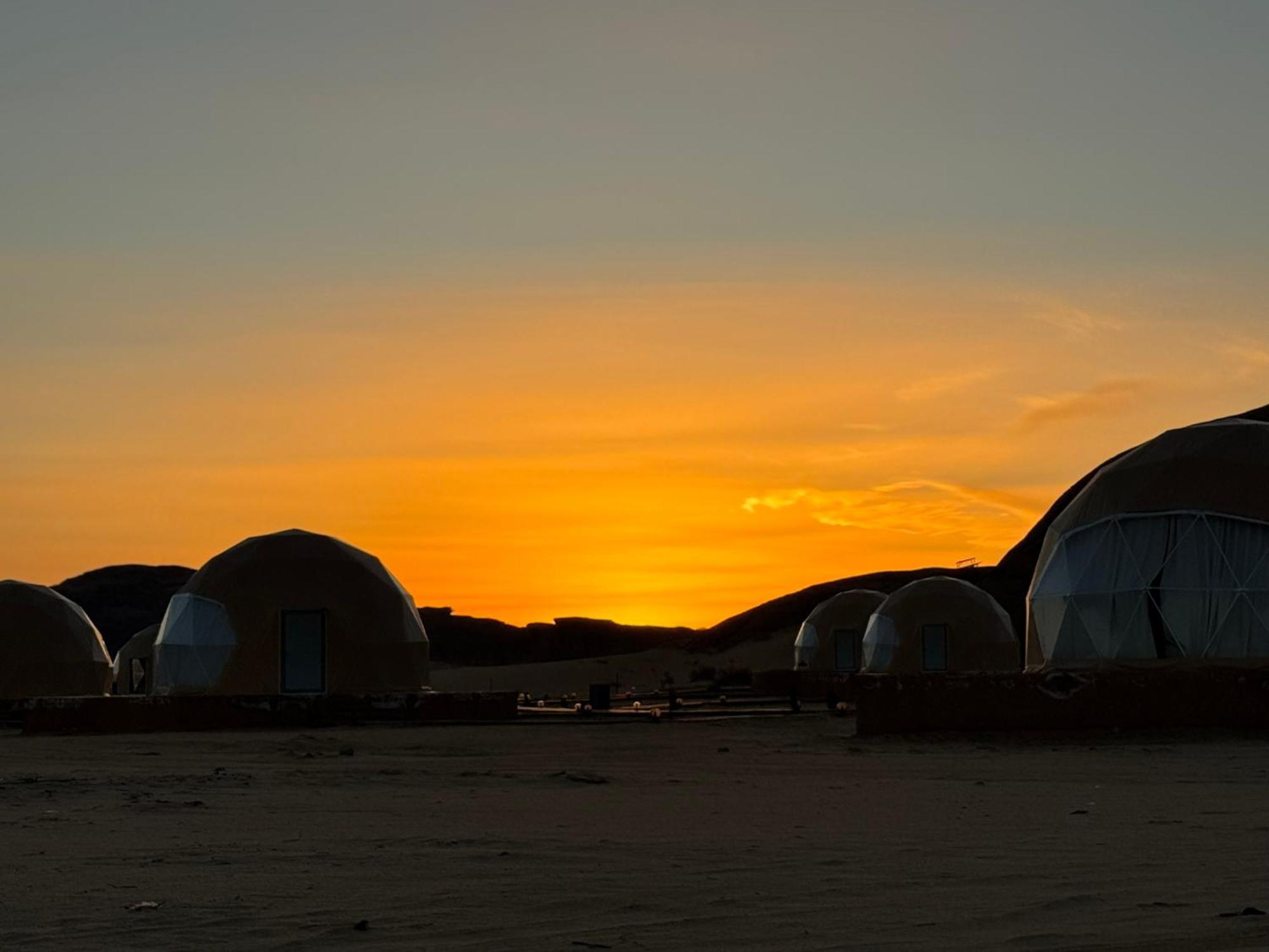 Wadi Rum Anwar Luxury Camp ภายนอก รูปภาพ