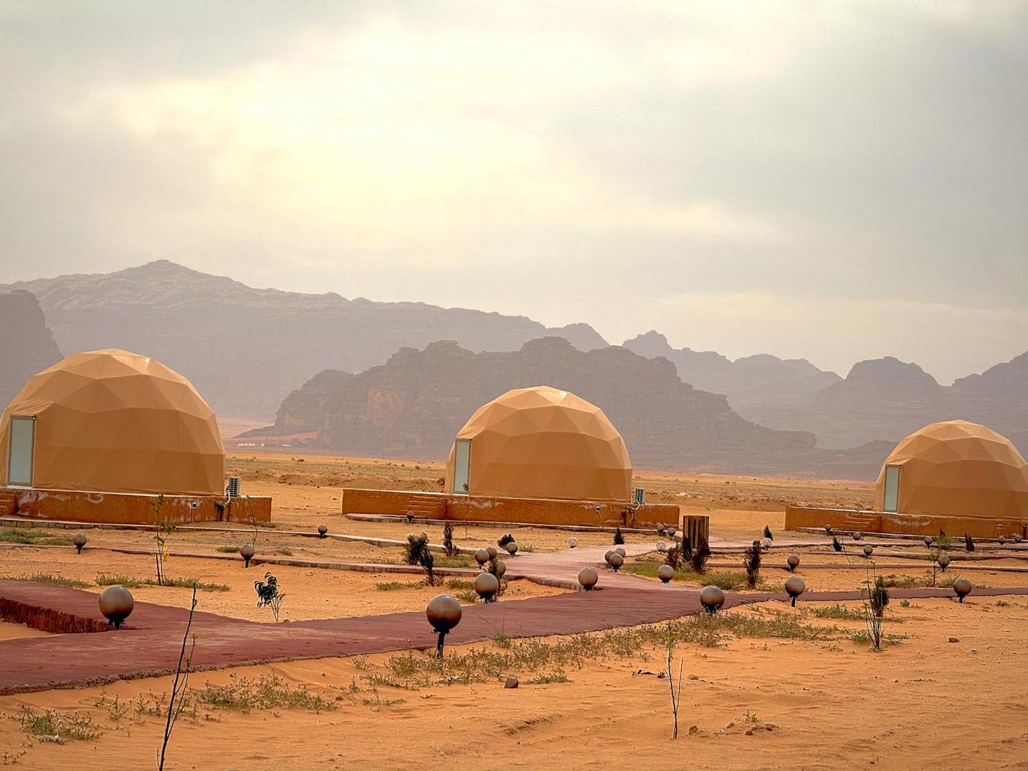 Wadi Rum Anwar Luxury Camp ภายนอก รูปภาพ
