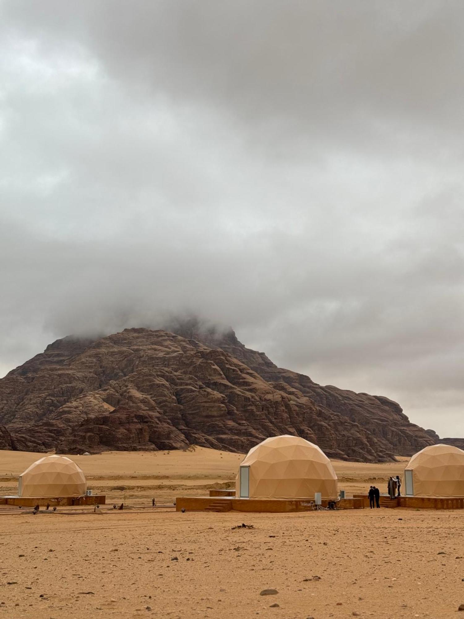 Wadi Rum Anwar Luxury Camp ภายนอก รูปภาพ
