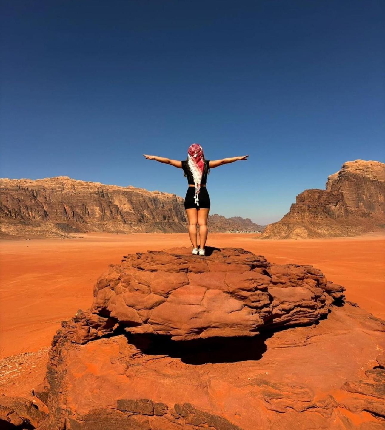 Wadi Rum Anwar Luxury Camp ภายนอก รูปภาพ