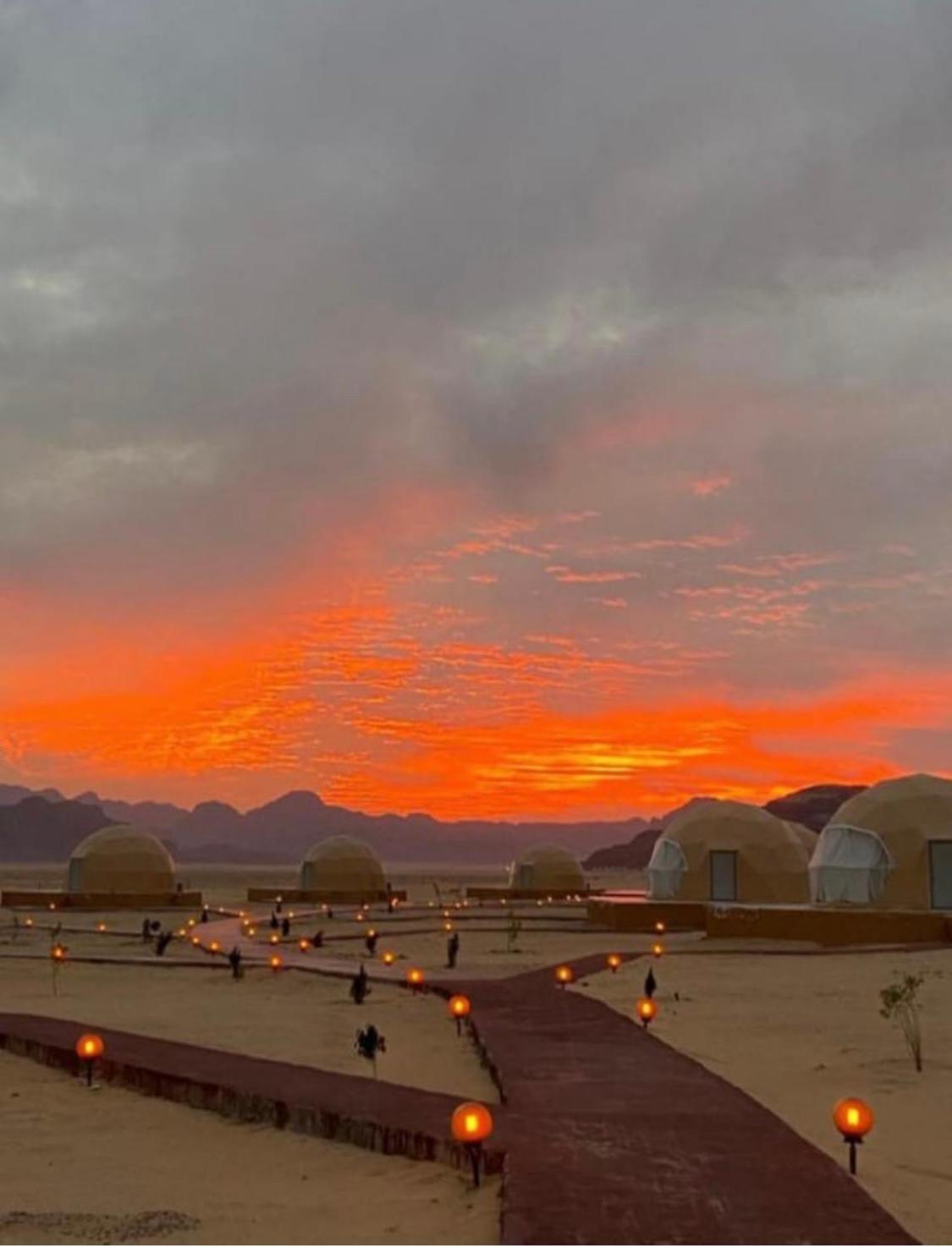 Wadi Rum Anwar Luxury Camp ภายนอก รูปภาพ