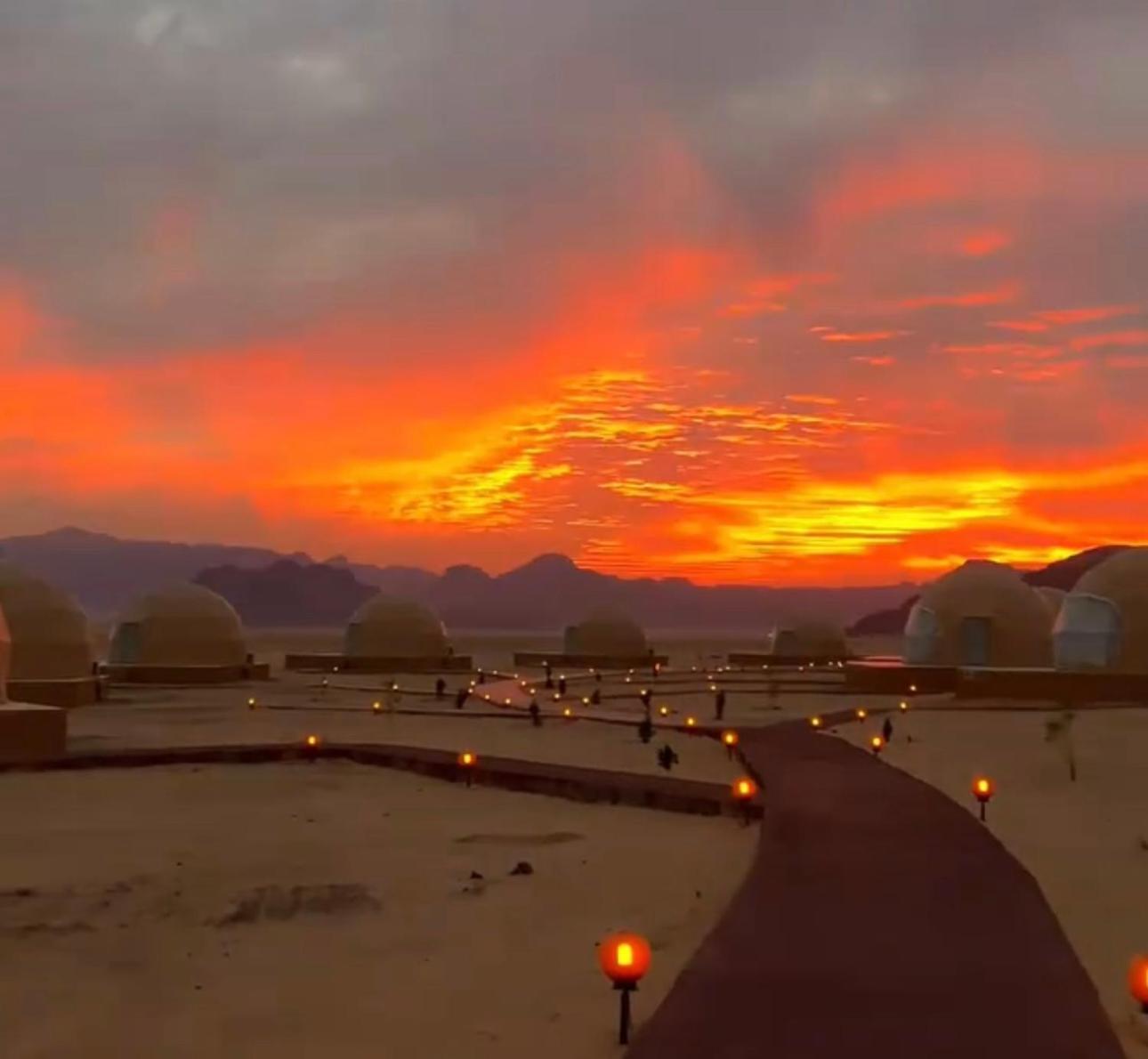 Wadi Rum Anwar Luxury Camp ภายนอก รูปภาพ