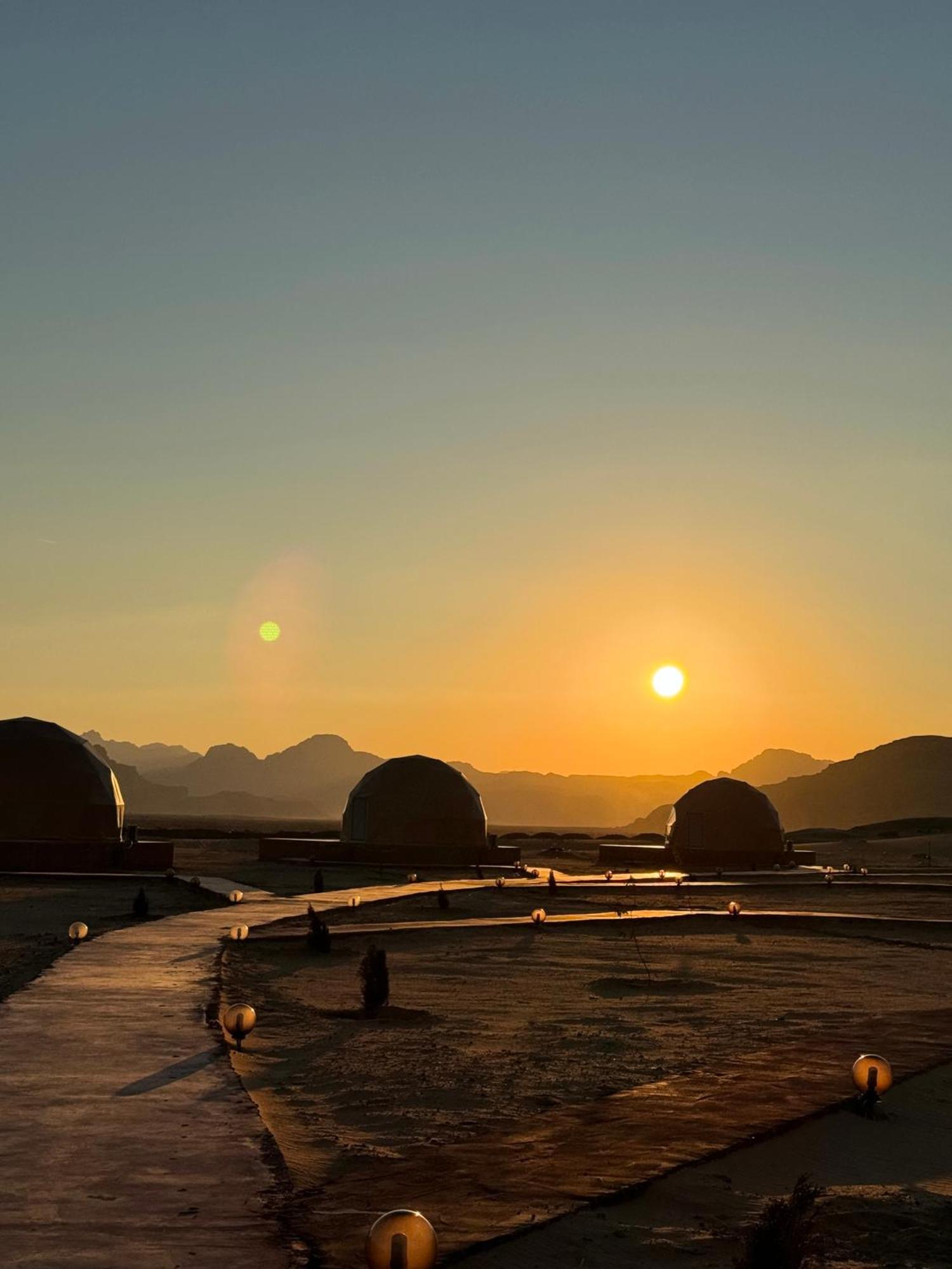 Wadi Rum Anwar Luxury Camp ภายนอก รูปภาพ