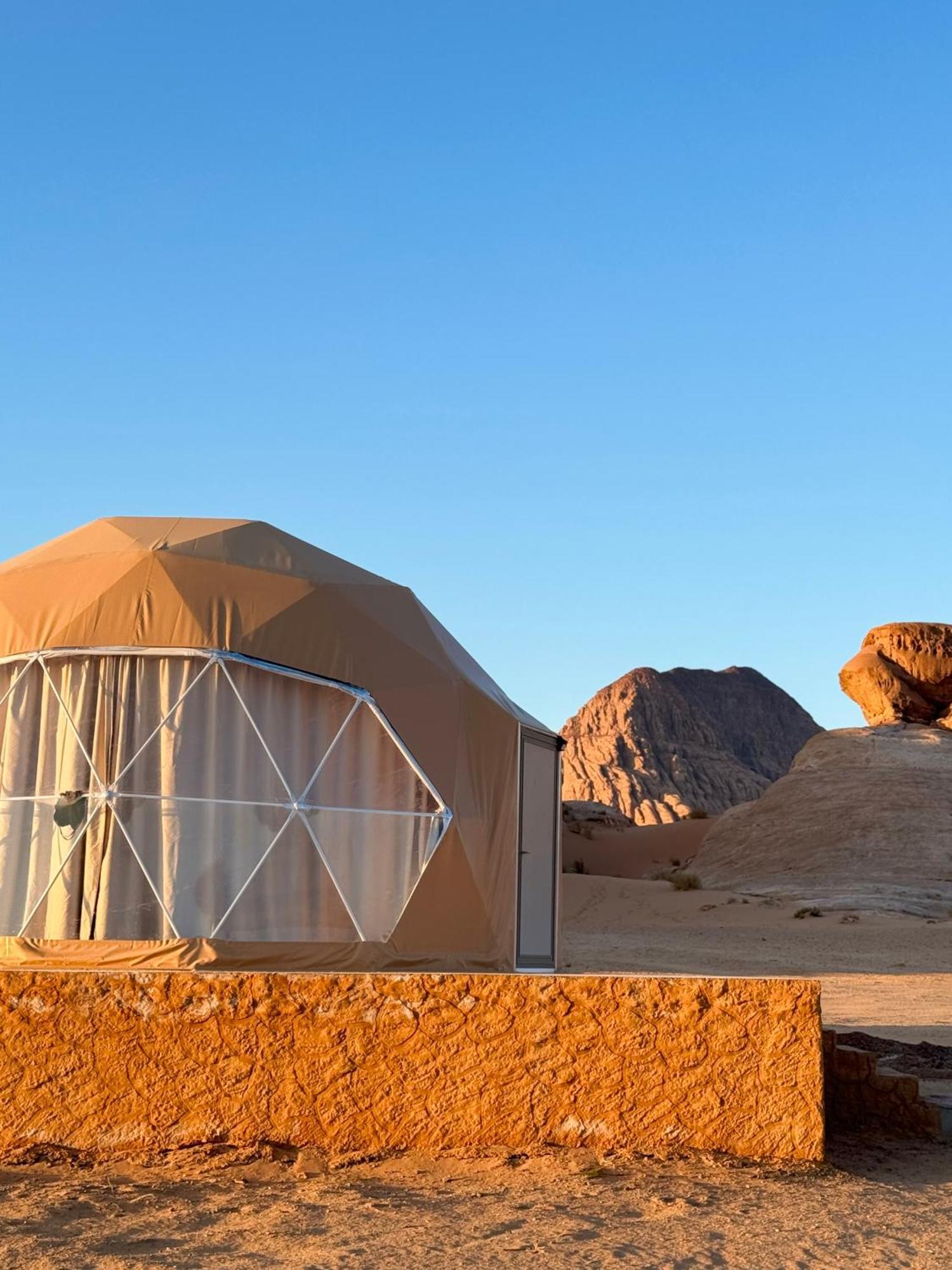 Wadi Rum Anwar Luxury Camp ภายนอก รูปภาพ