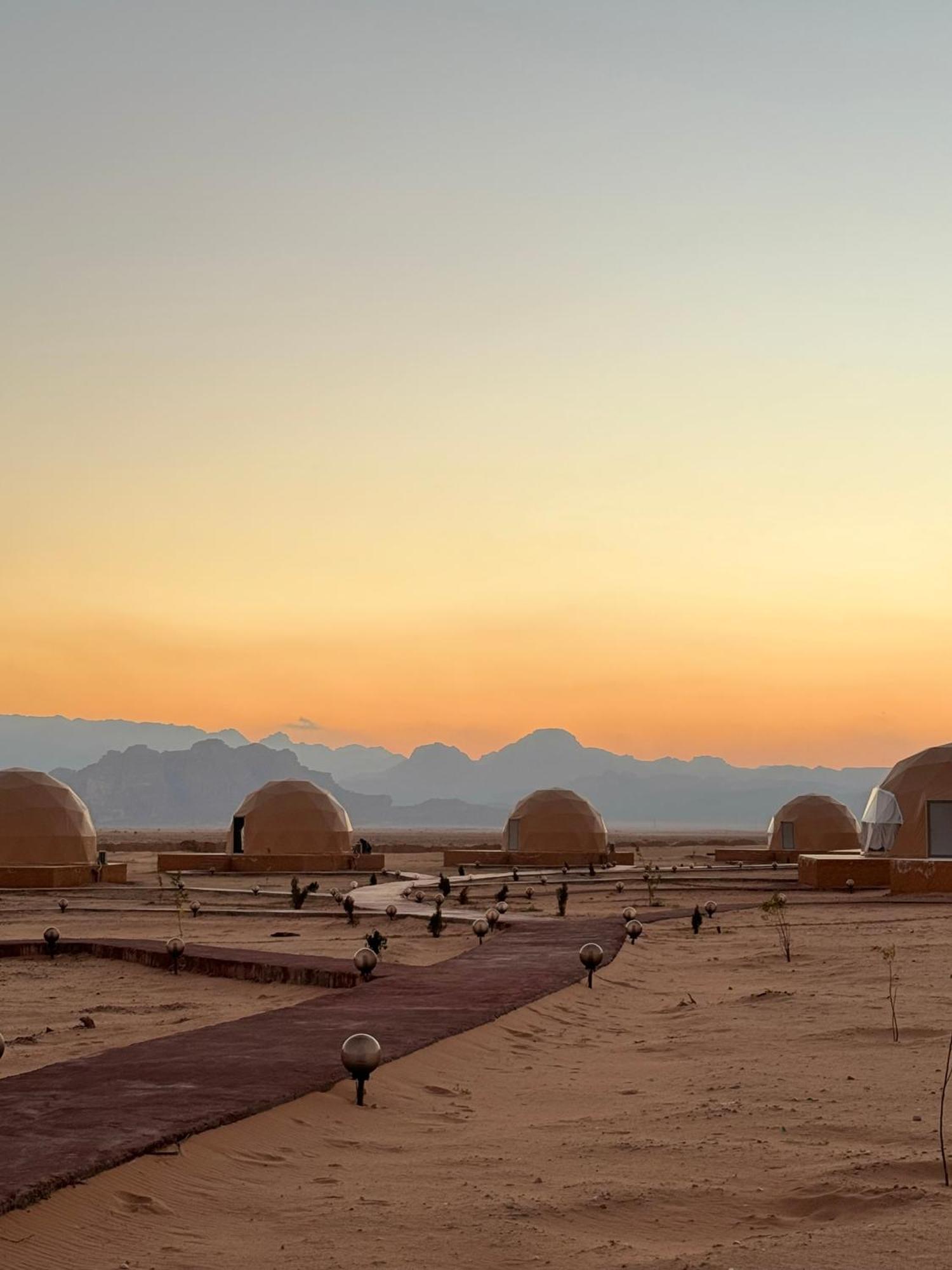 Wadi Rum Anwar Luxury Camp ภายนอก รูปภาพ