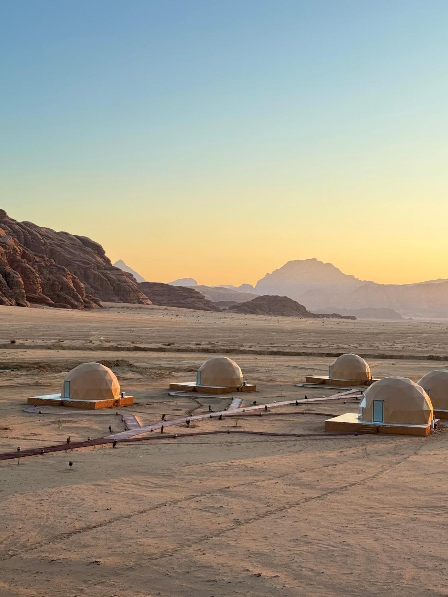 Wadi Rum Anwar Luxury Camp ภายนอก รูปภาพ