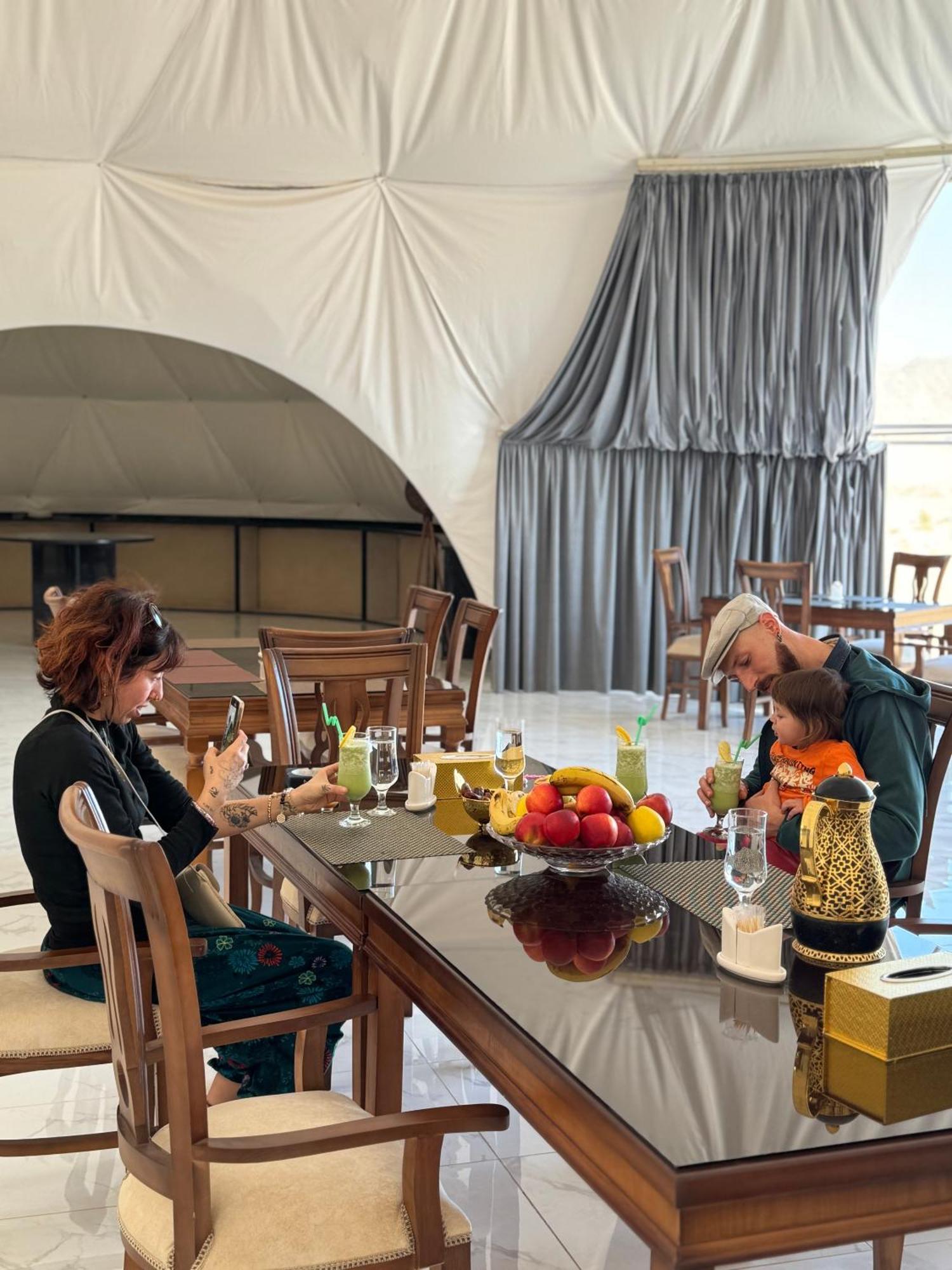 Wadi Rum Anwar Luxury Camp ภายนอก รูปภาพ