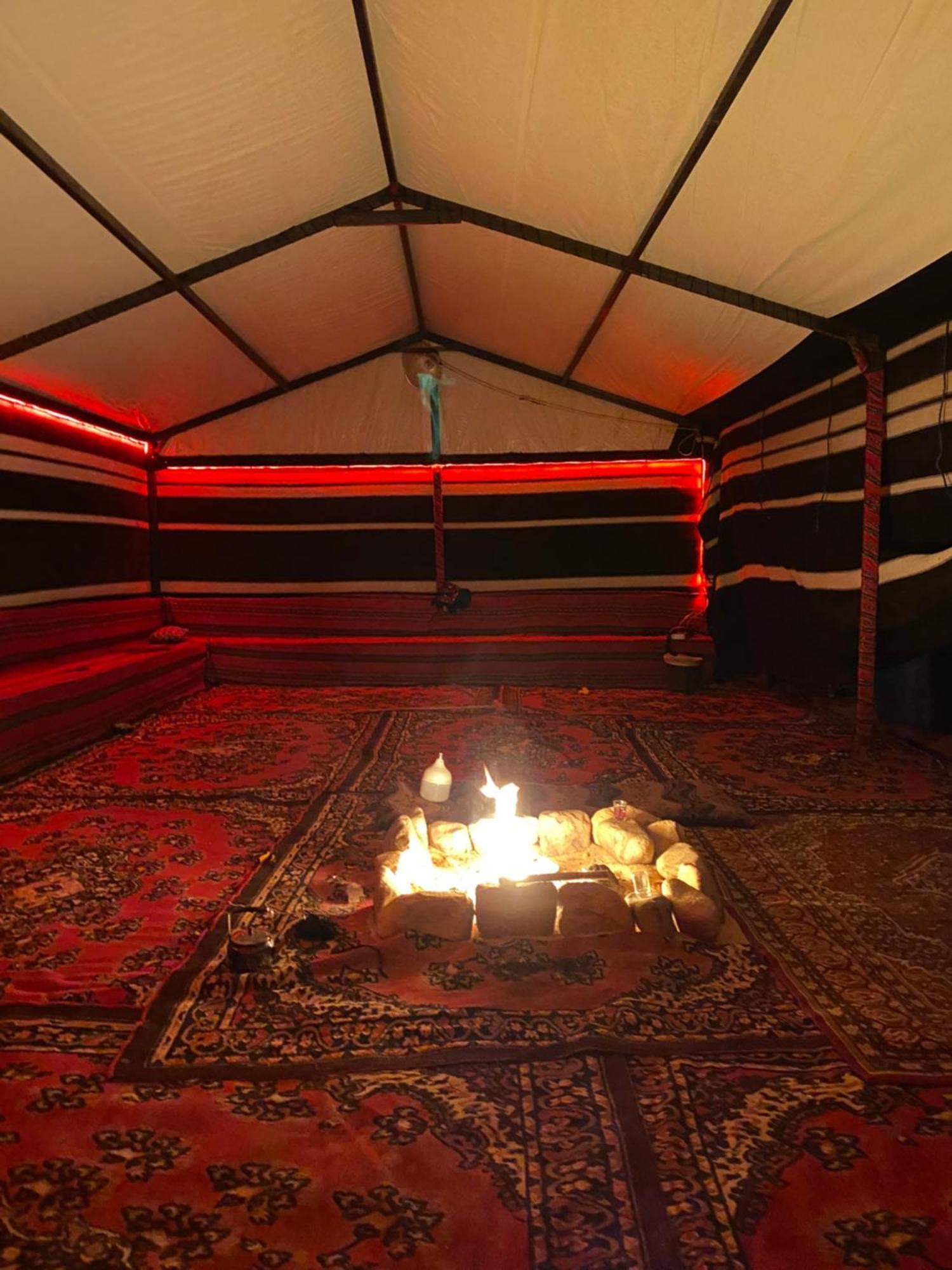 Wadi Rum Anwar Luxury Camp ภายนอก รูปภาพ