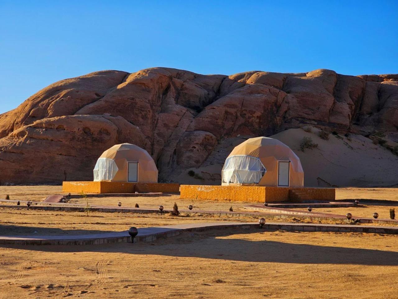 Wadi Rum Anwar Luxury Camp ภายนอก รูปภาพ