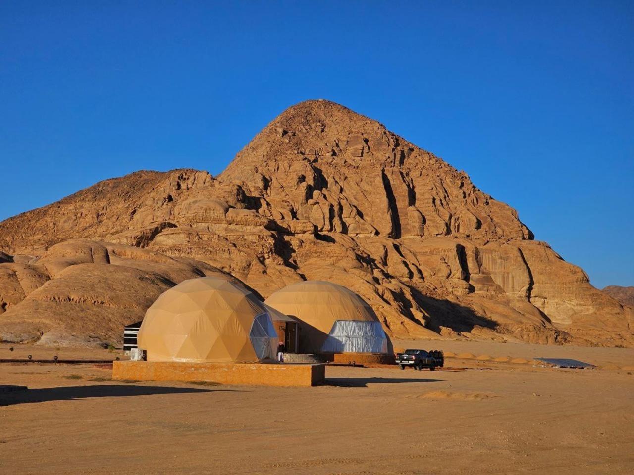 Wadi Rum Anwar Luxury Camp ภายนอก รูปภาพ