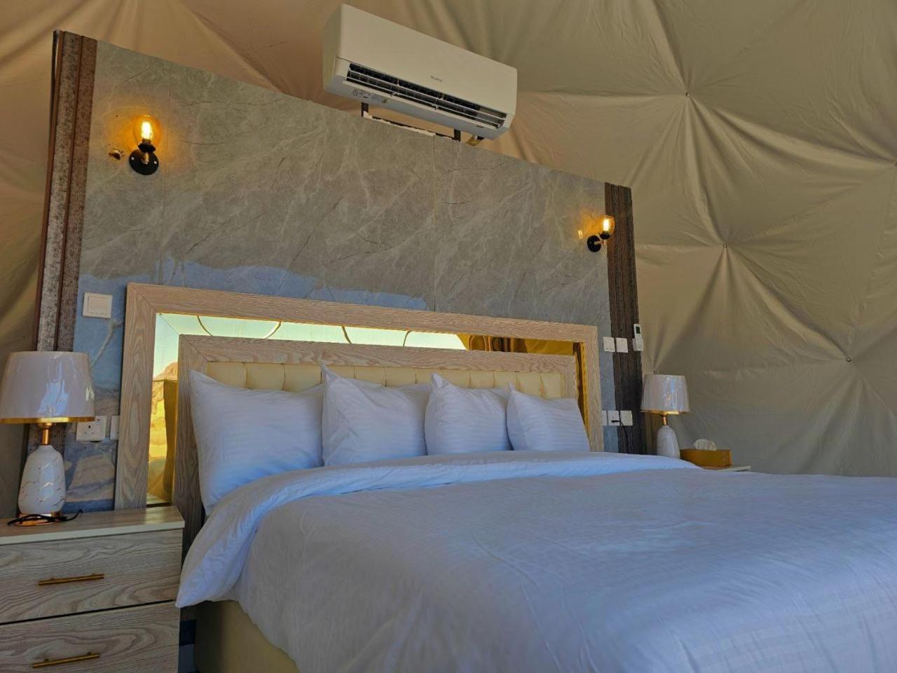 Wadi Rum Anwar Luxury Camp ภายนอก รูปภาพ